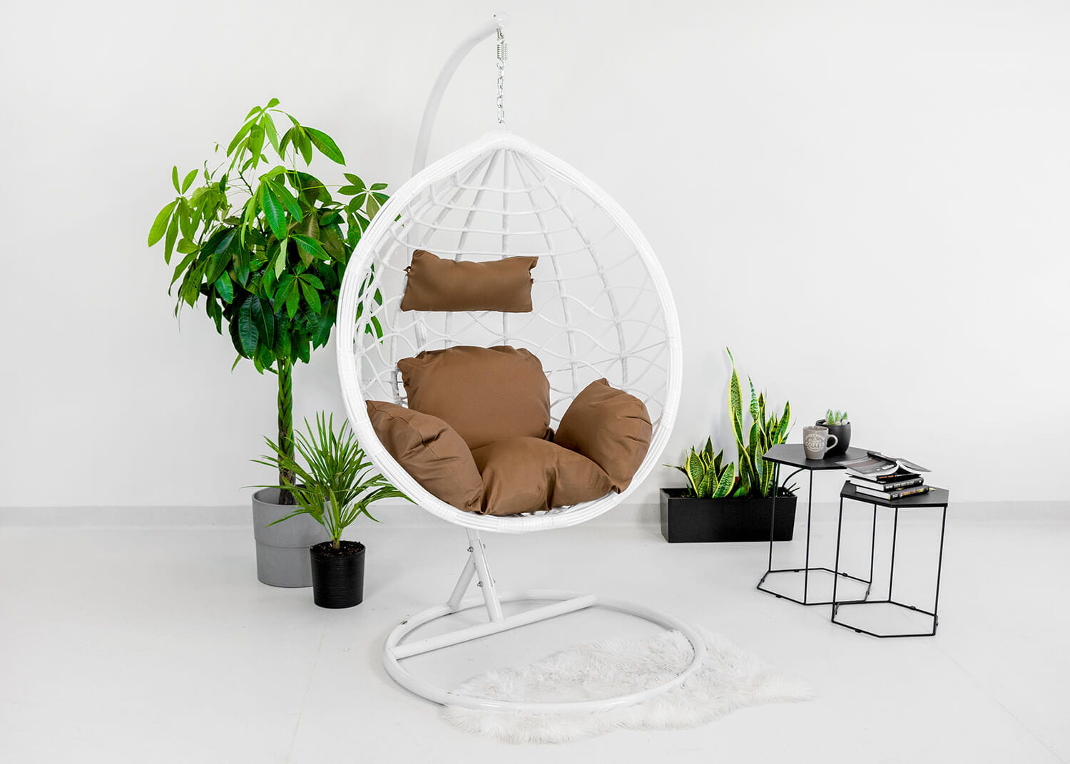 Hangstoel - met frame - wit - beige kussen - tot 125 kg