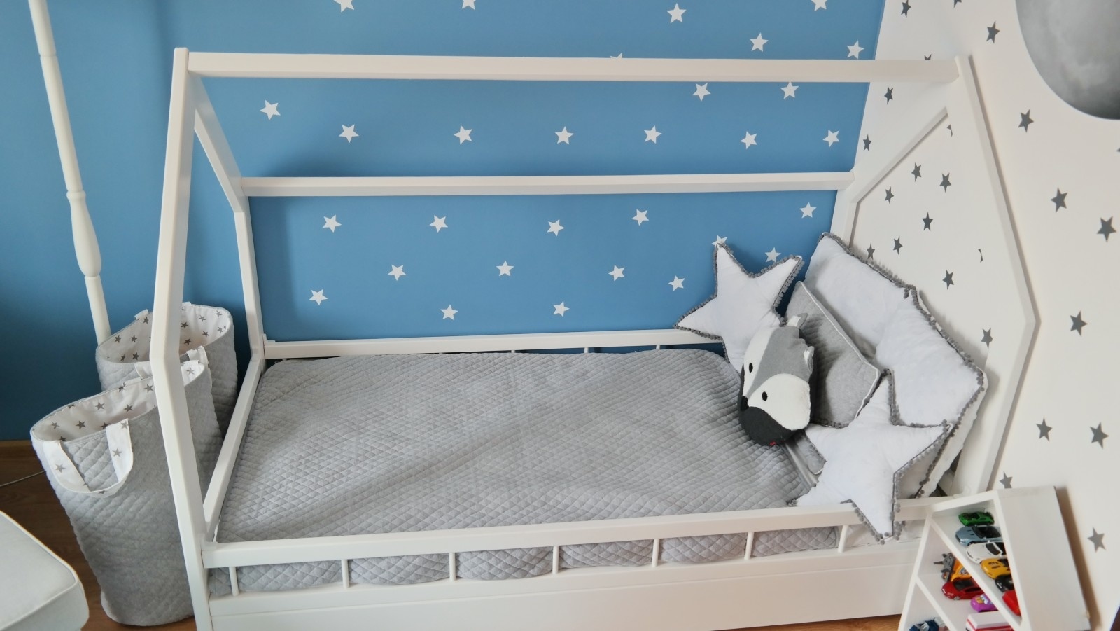 Houten kinderbed - huisbed - incl. ECO matras - 160x80 - met barrierres - wit