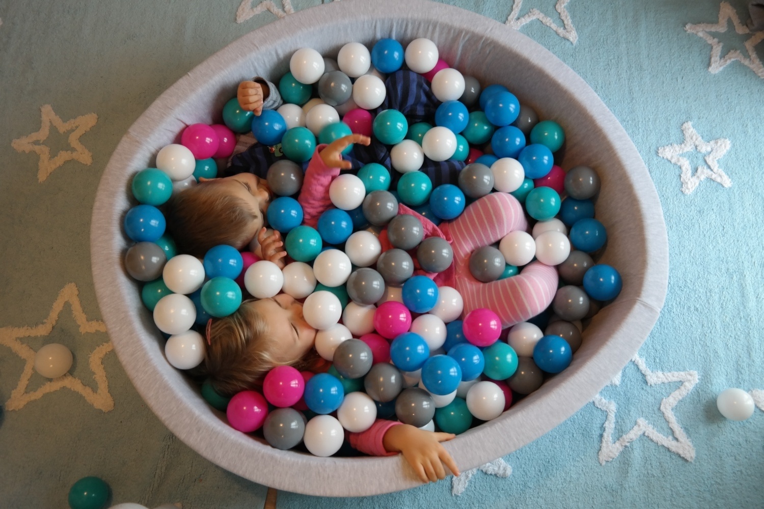 Ballenbak - 300 ballen - rond - 90x30 cm ballenbad - witte, babyblauw, grijze ballen