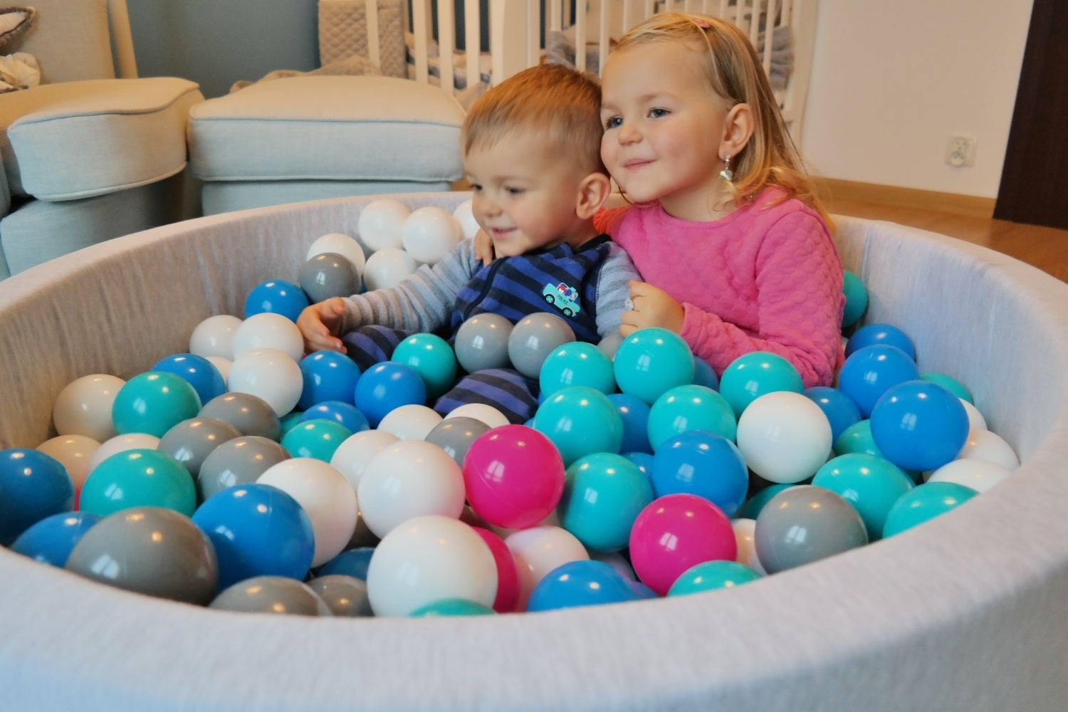 Ballenbak - 300 ballen - rond - 90x30 cm ballenbad - witte, babyblauw, grijze ballen