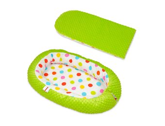 Babynest - baby nestje - 0-8 maanden - 82x54cm - lente stippen - groen