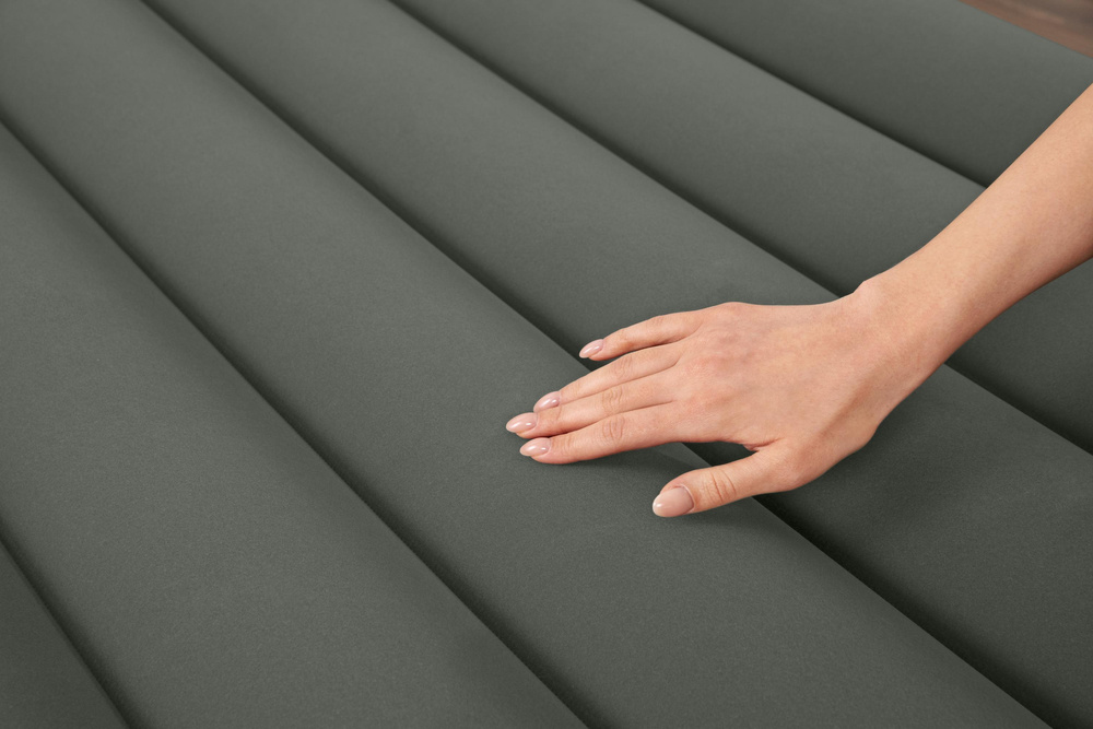 Bestway 67930 - Luchtbed met pomp - 2 persoons - 203x152x30cm