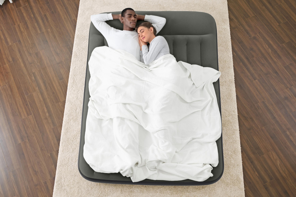 Bestway 67930 - Luchtbed met pomp - 2 persoons - 203x152x30cm