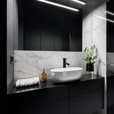 Zwarte hoge wastafelmengkraan met lange uitloop