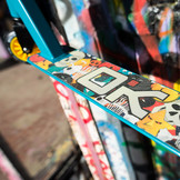 Stuntstep - SOKE GO! - geel blauw - 83 cm hoog - tot 100 kg