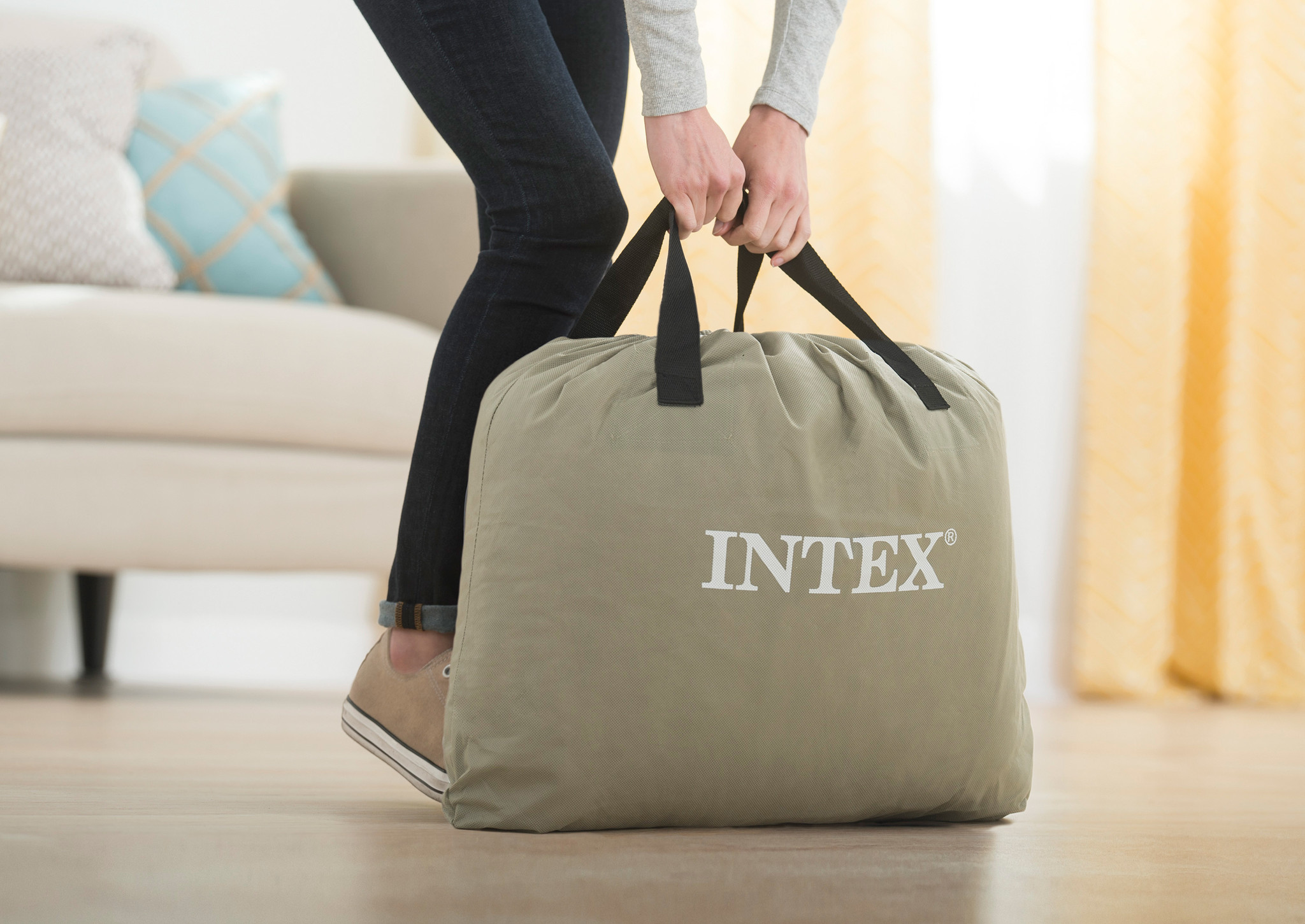 Intex luchtbed - met ingebouwde pomp - 203 x 152 x 46 cm