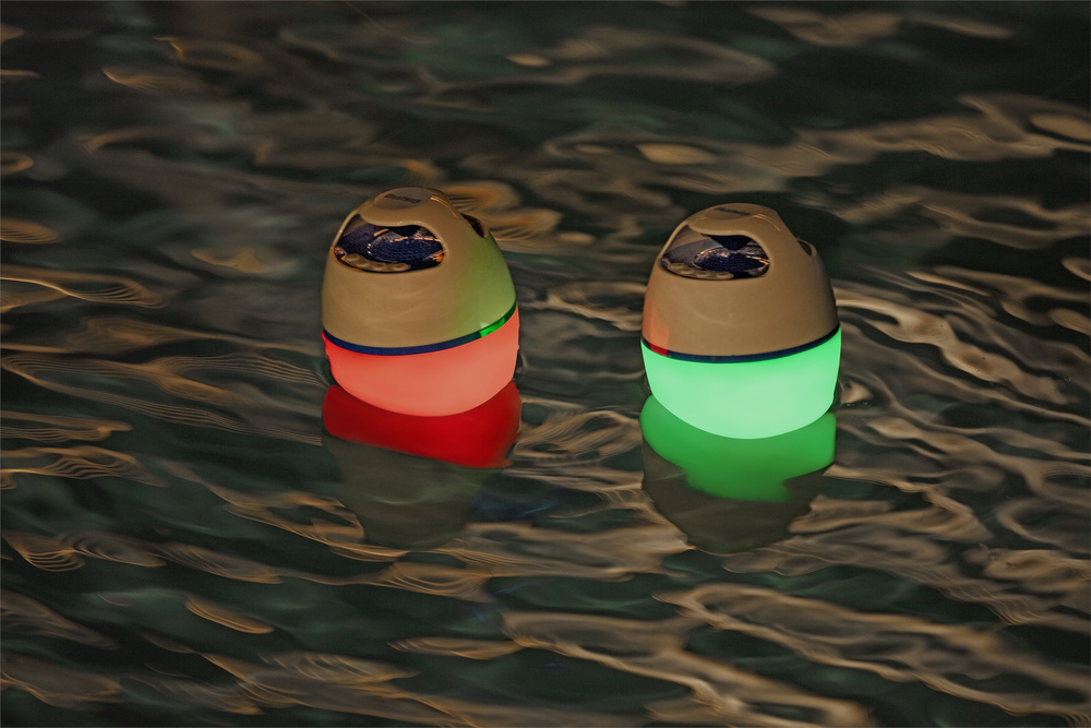Bestway - bluetooth speaker - met LED verlichting & drijvend