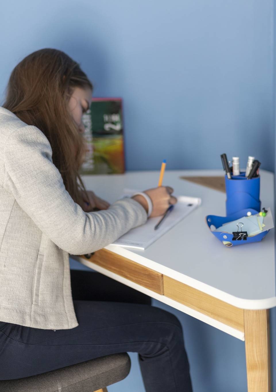 Ashme Hoekbureau - Vluchtige munt - Essenhout & MDF - FSC gecertificeerd