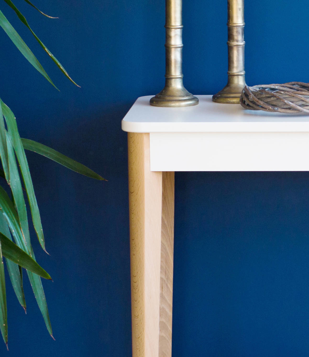 Ashme Essenhouten Consoletafel | Breedte 105cm x Diepte 35cm x Hoogte 74cm | Halfmat met Vluchtige Munt Kleur | FSCMIX Gecertificeerd
