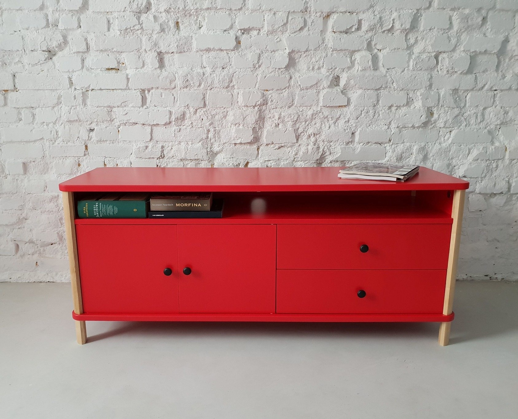 Ashme TV meubel | Rood | 140cm breed | FSC gecertificeerd