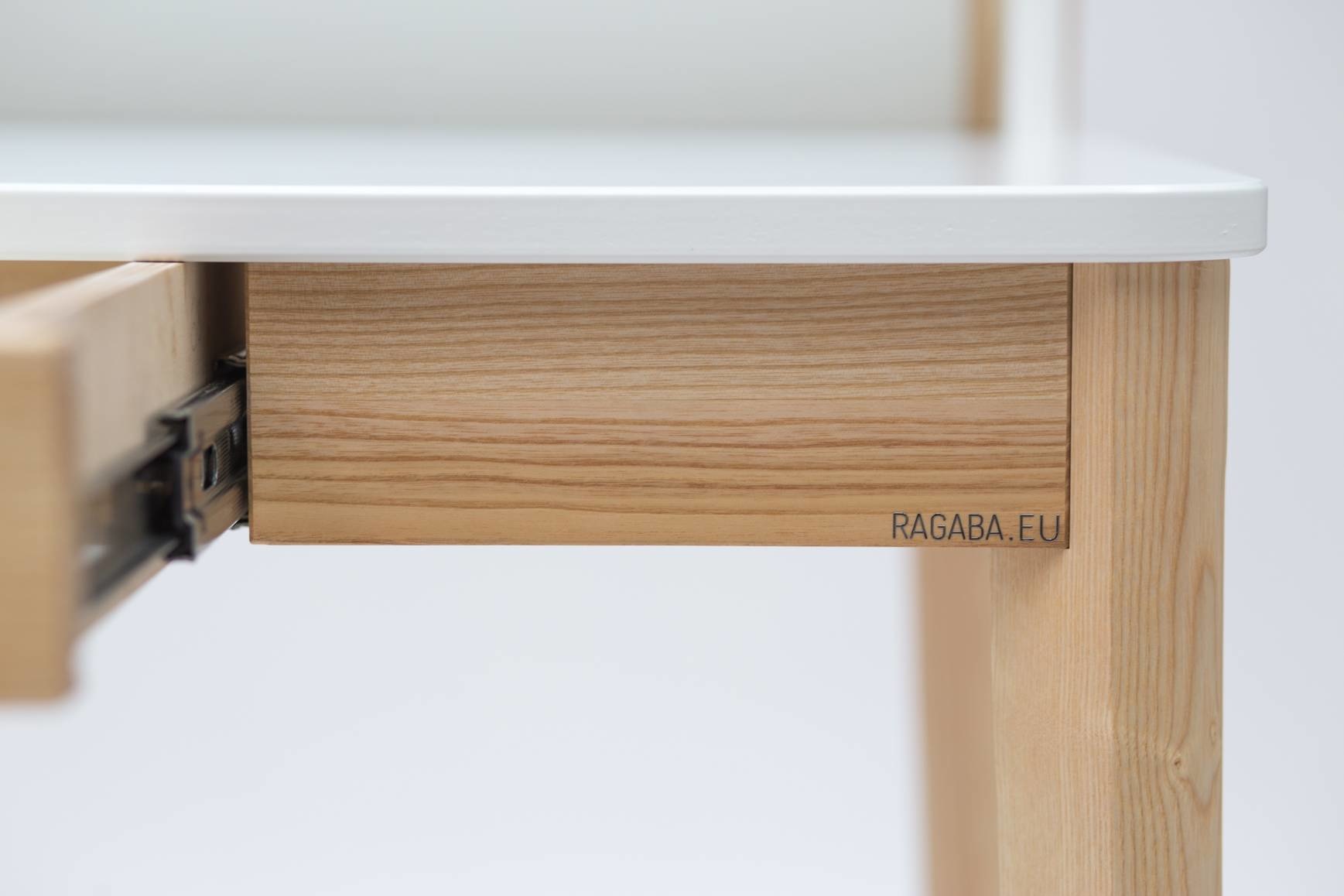 Ashme Schrijftafel - 110 cm breed, zacht blauw, FSC-gecertificeerd.