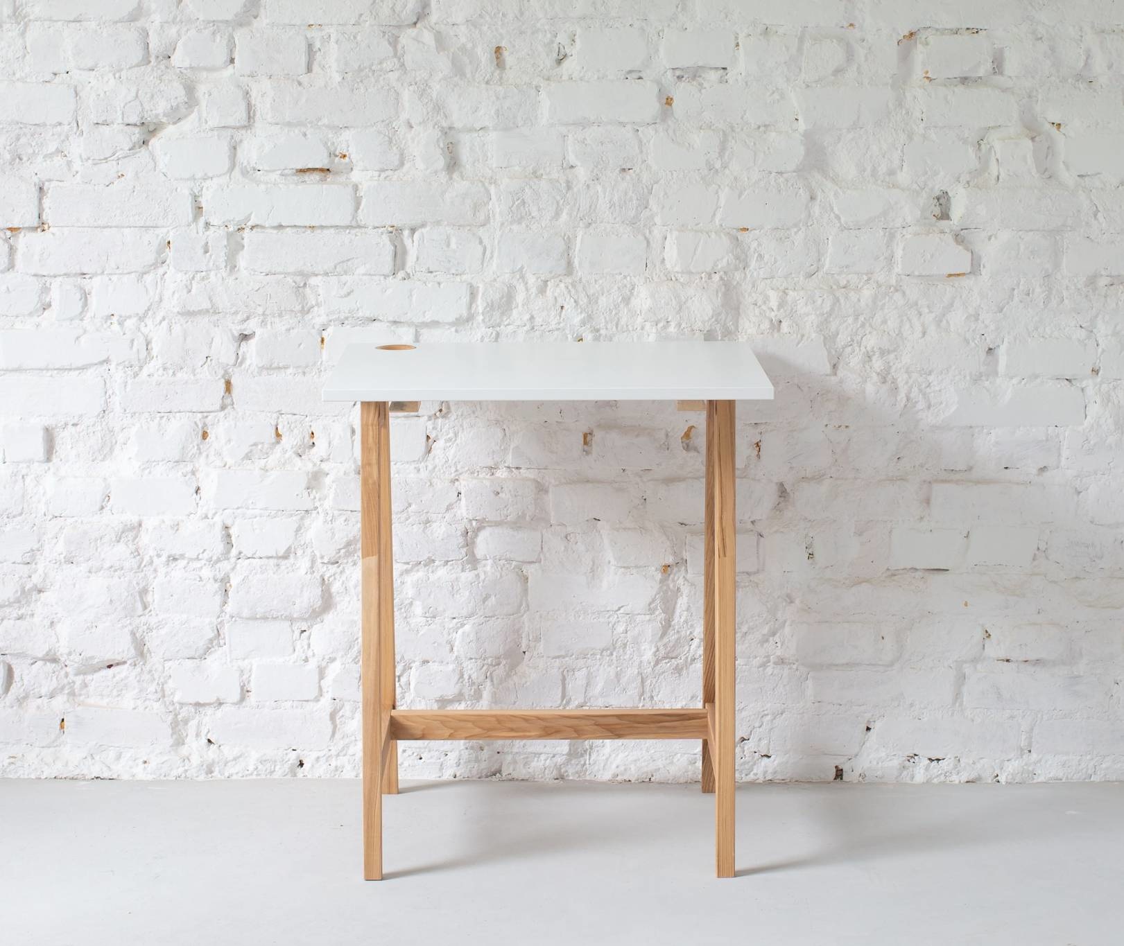 Ashwood Schrijftafel Luka - Essenhout Poten - Vluchtige Munt Kleur - 75x50x94cm