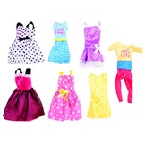 Poppenkleertjes - met kledingkast - 33x9x39cm - 33 delig - roze