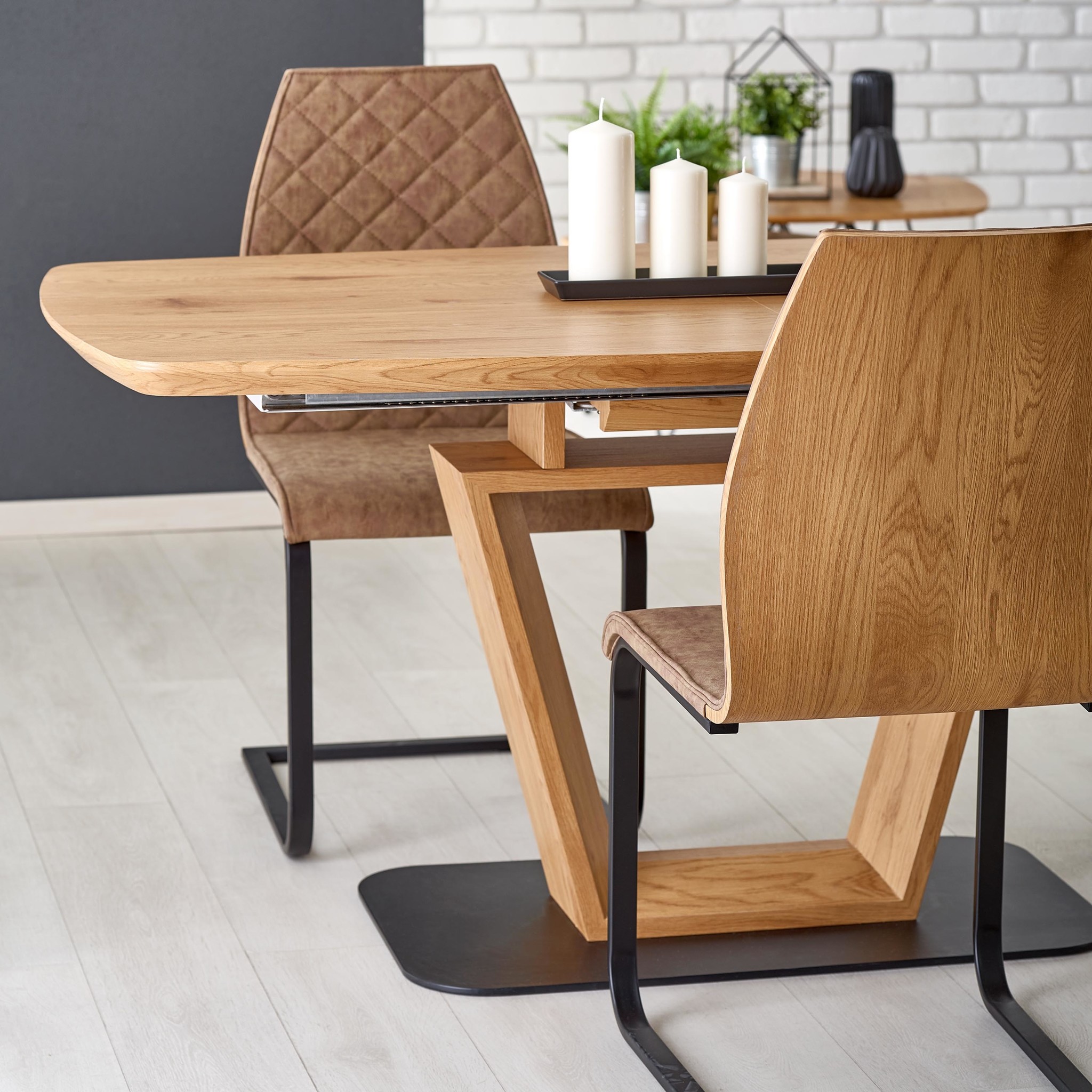 BLACKY - eettafel - ovaal - uitschuifbaar - 160-220x90x76 cm - zwart