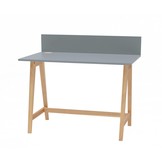 Bureau Luka, 110cm breed in betongrijs met essenhouten poten - FSC gecertificeerd