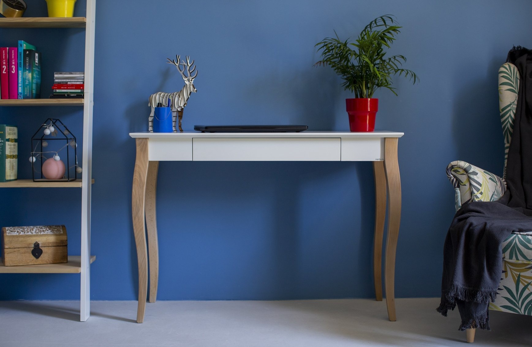 Bureau Lillo | Wit gelakt MDF | Beukenhouten poten | FSC gecertificeerd