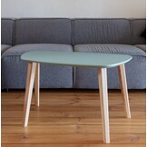 Endocarp Salontafel in saliegroen met essenhouten poten - FSC gecertificeerd - 80x48x40cm.