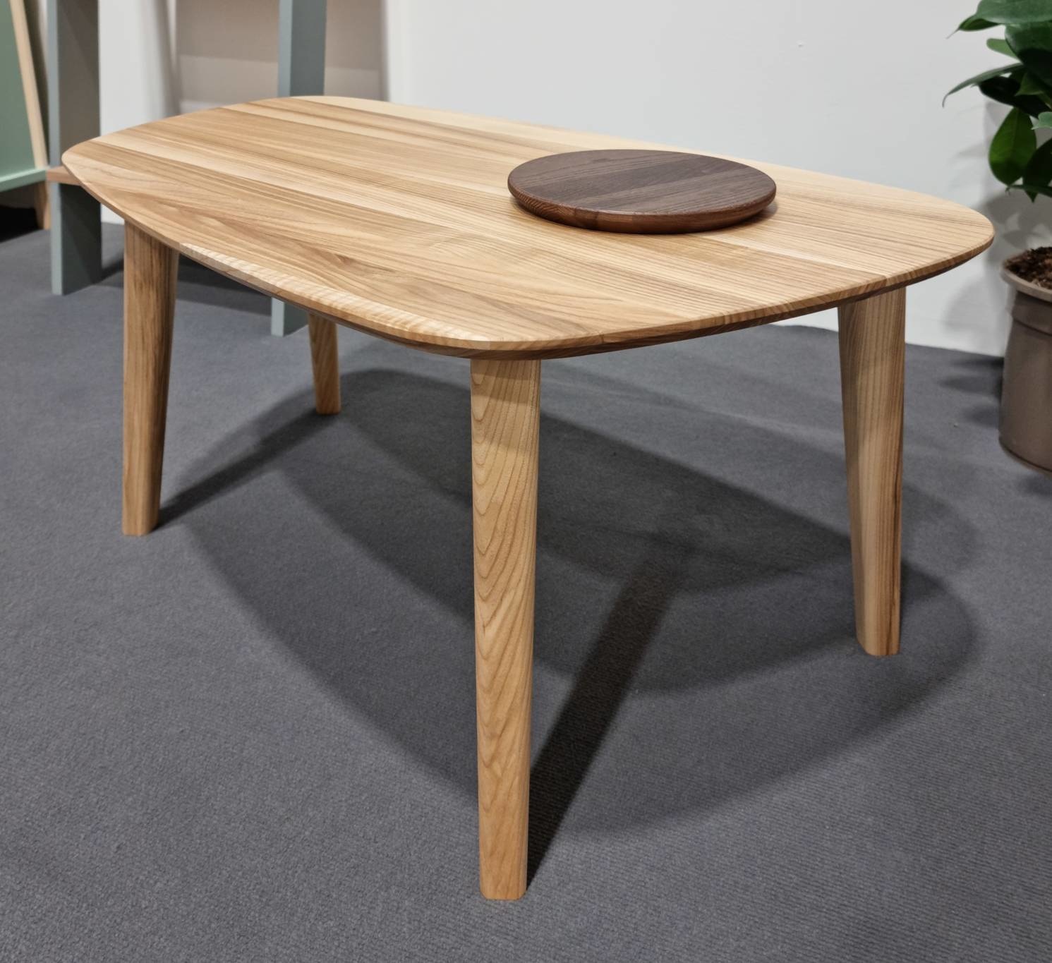 Endocarp salontafel - Essenhout - 110x66cm - FSC gecertificeerd