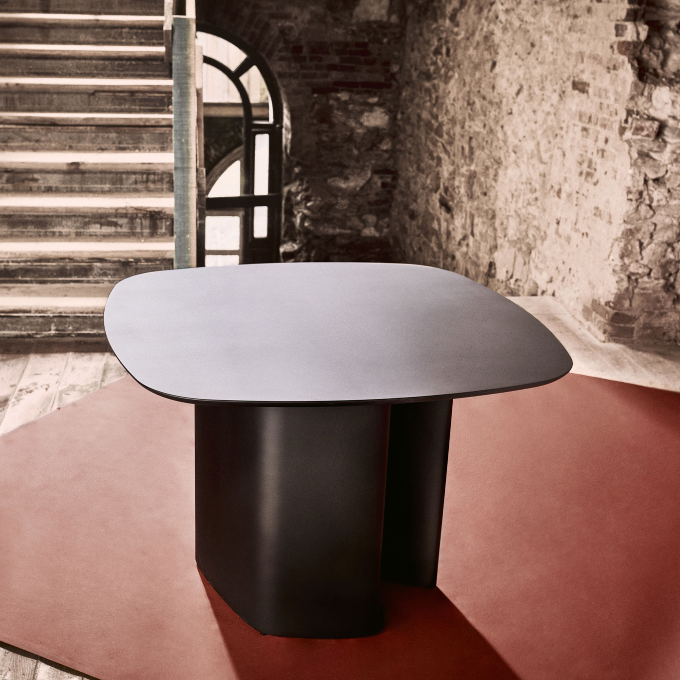 Erit Grafiet Salontafel | 110x110x50 | Gelamineerd MDF & Essenhout | FSC Gecertificeerd