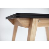 Envelope uitschuifbare eettafel in rood essenhout en MDF - FSC gecertificeerd