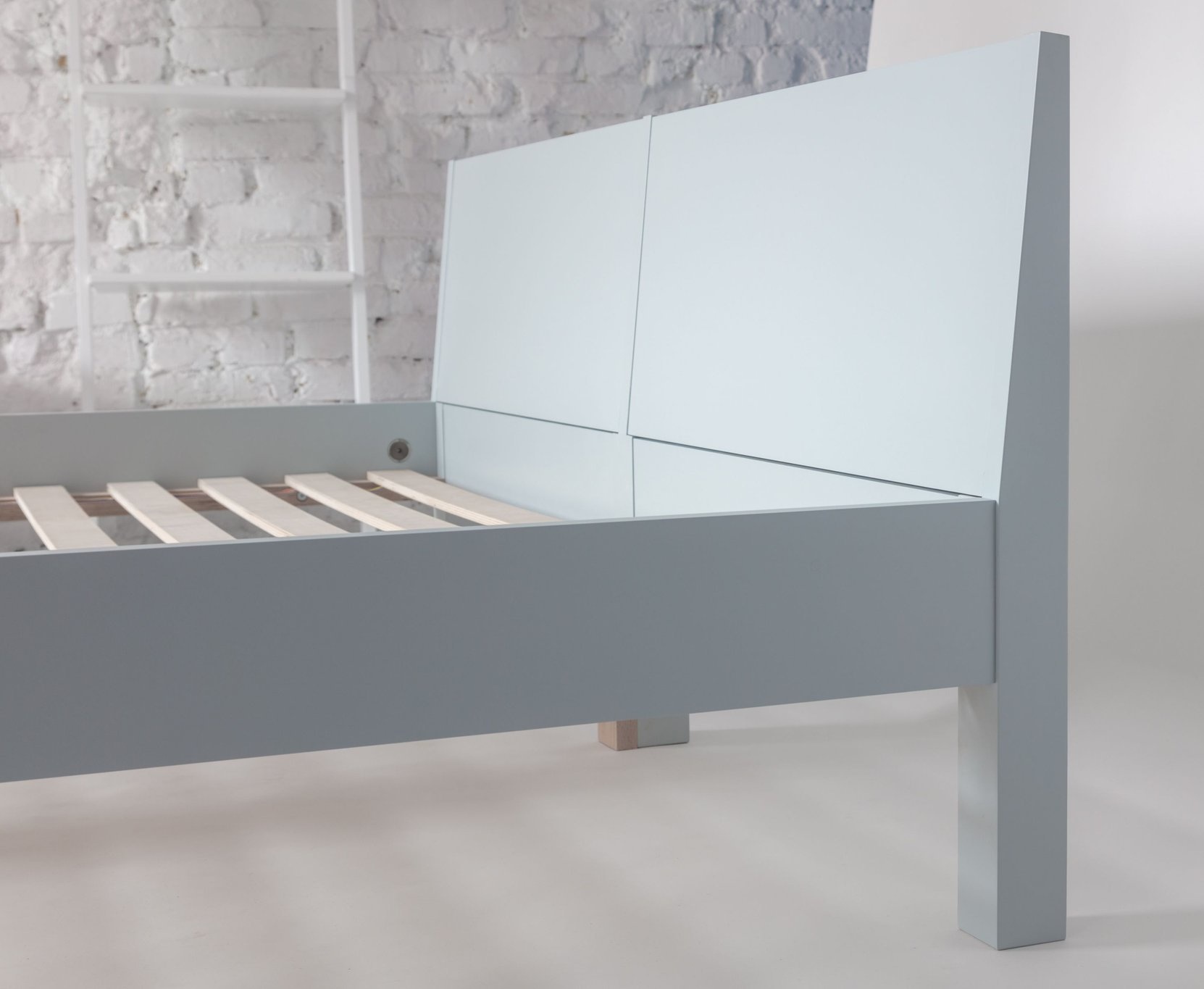 Dabi Bed - 140x220cm, Lichtgrijs, FSC Gecertificeerd