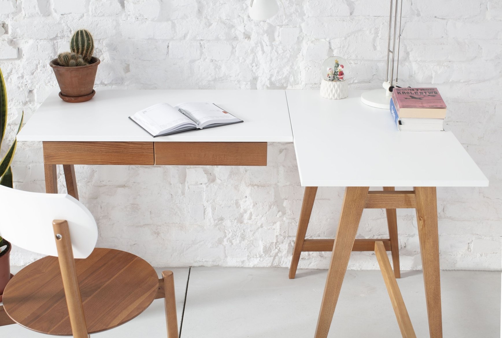 Hoekbureau Luka - 135cm - Rechts - Eiken poten - Essenhout & MDF