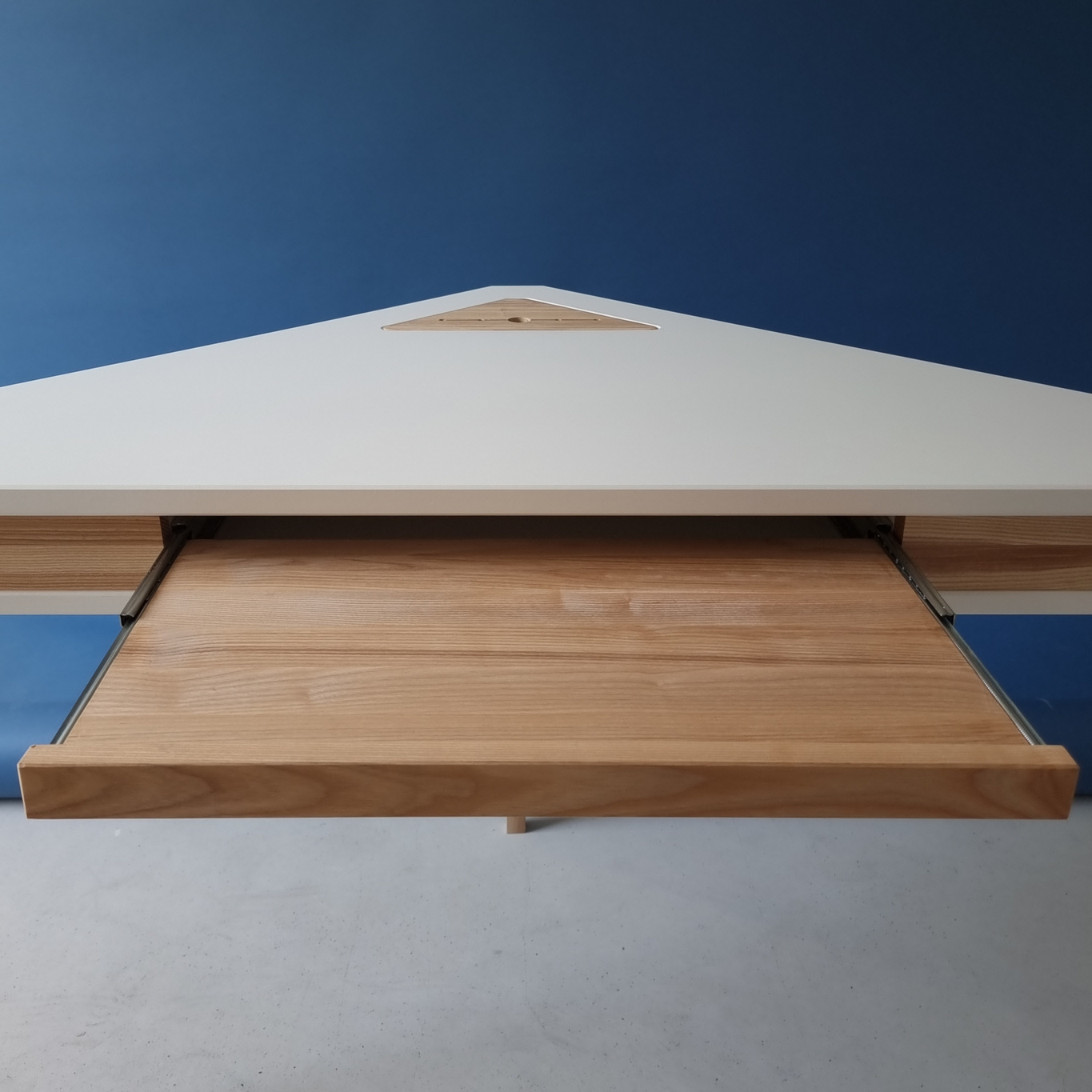 Hoekbureau Ashme - Marineblauw, 114x61x75 cm, FSC gecertificeerd