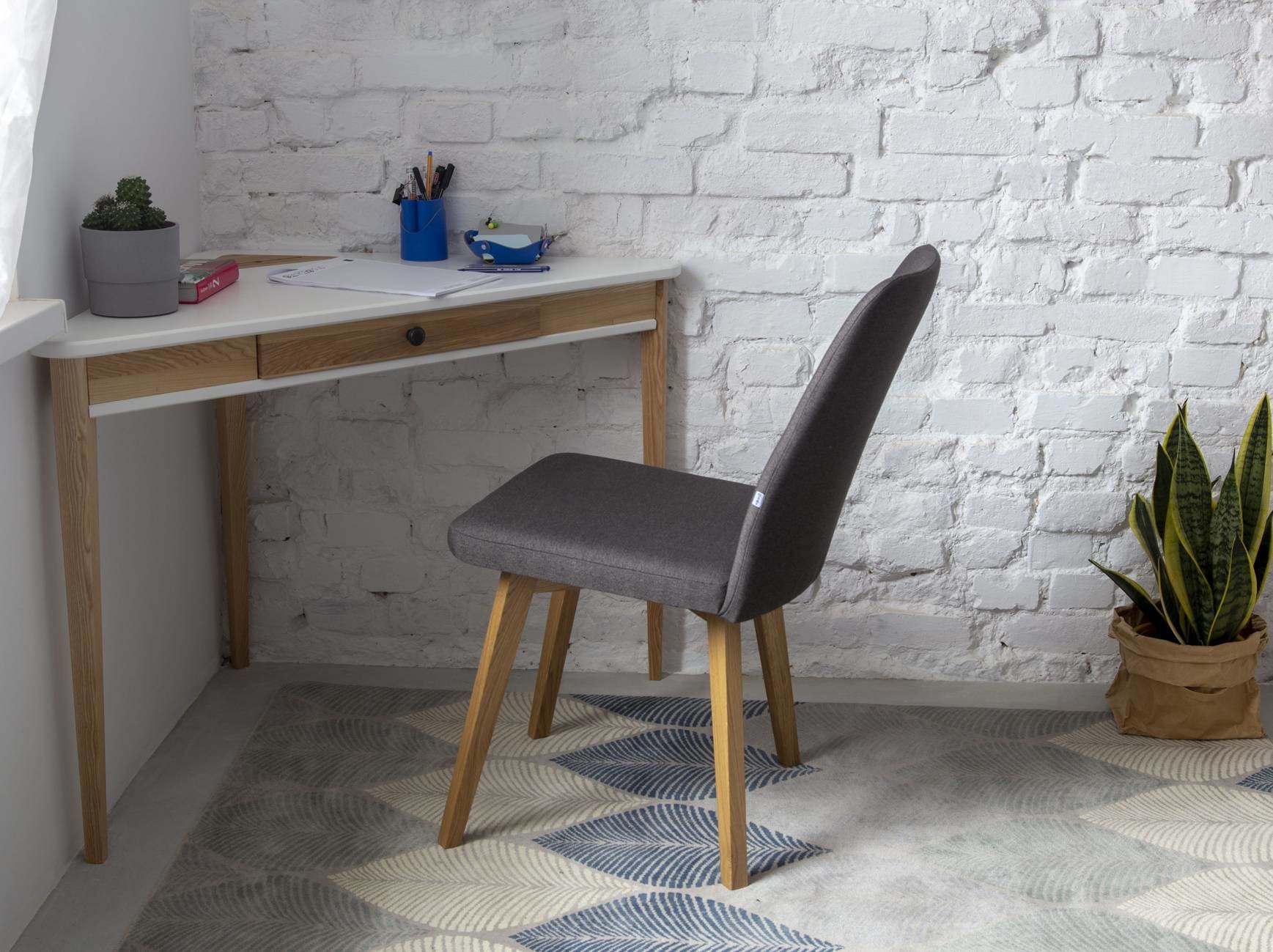 Hoekbureau Ashme | 114x61x75 cm | Saliegroen | Essenhout, MDF | FSC gecertificeerd | Lade incl. | Houten afwerking.