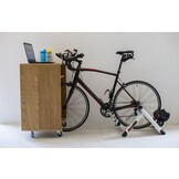 Fietstrainer kast in eiken kleur voor thuisgebruik