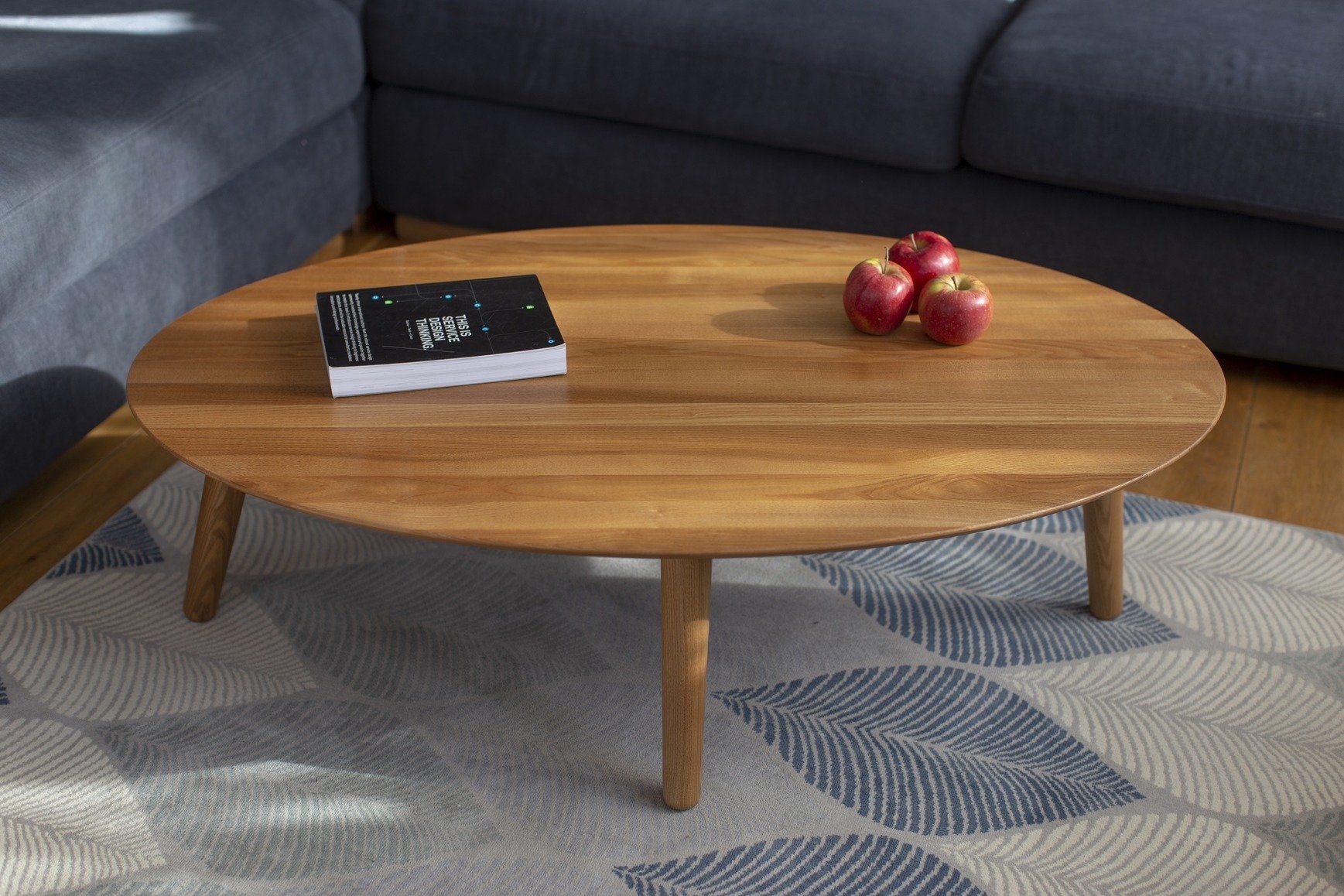 Essenhouten salontafel Ovo - witte poten - 110x70x31cm