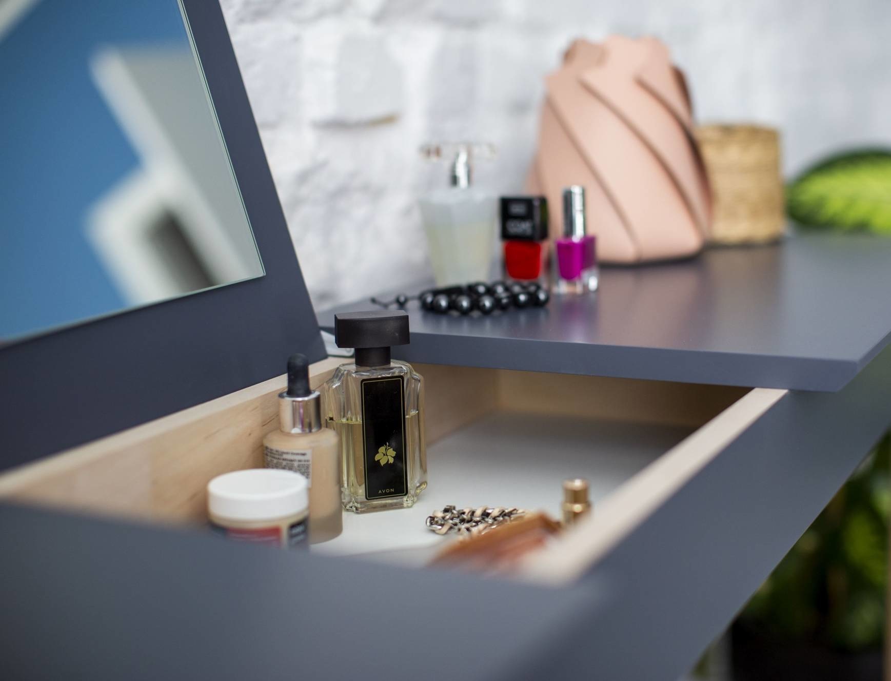 Kaptafel Mimo in Vluchtige Muntkleur met Natuurlijke Beukenhouten Poten - 105x35x74 cm