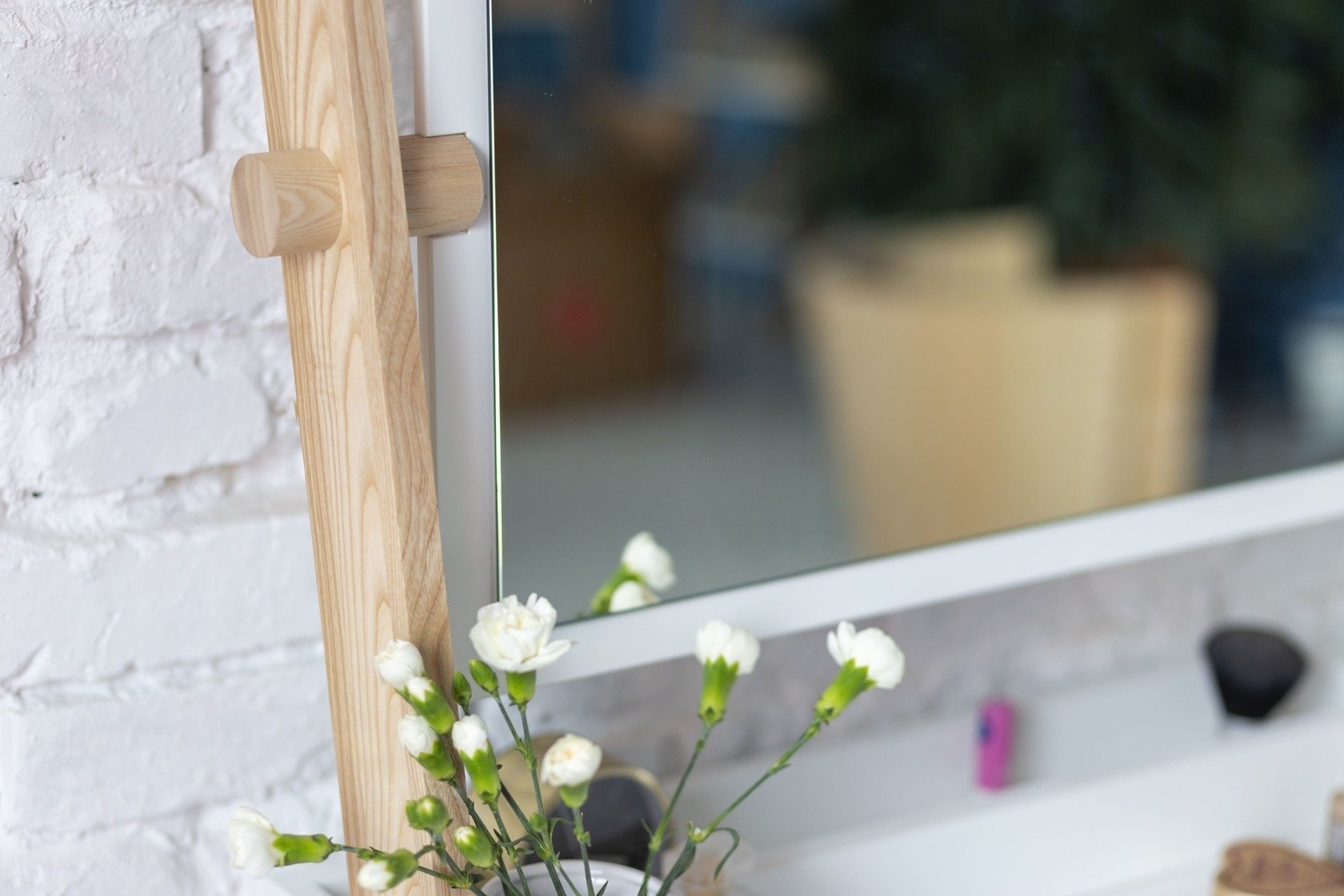 Leunende kaptafel Leno in levend koraal, 79x49x183cm, essenhout & gelamineerd MDF