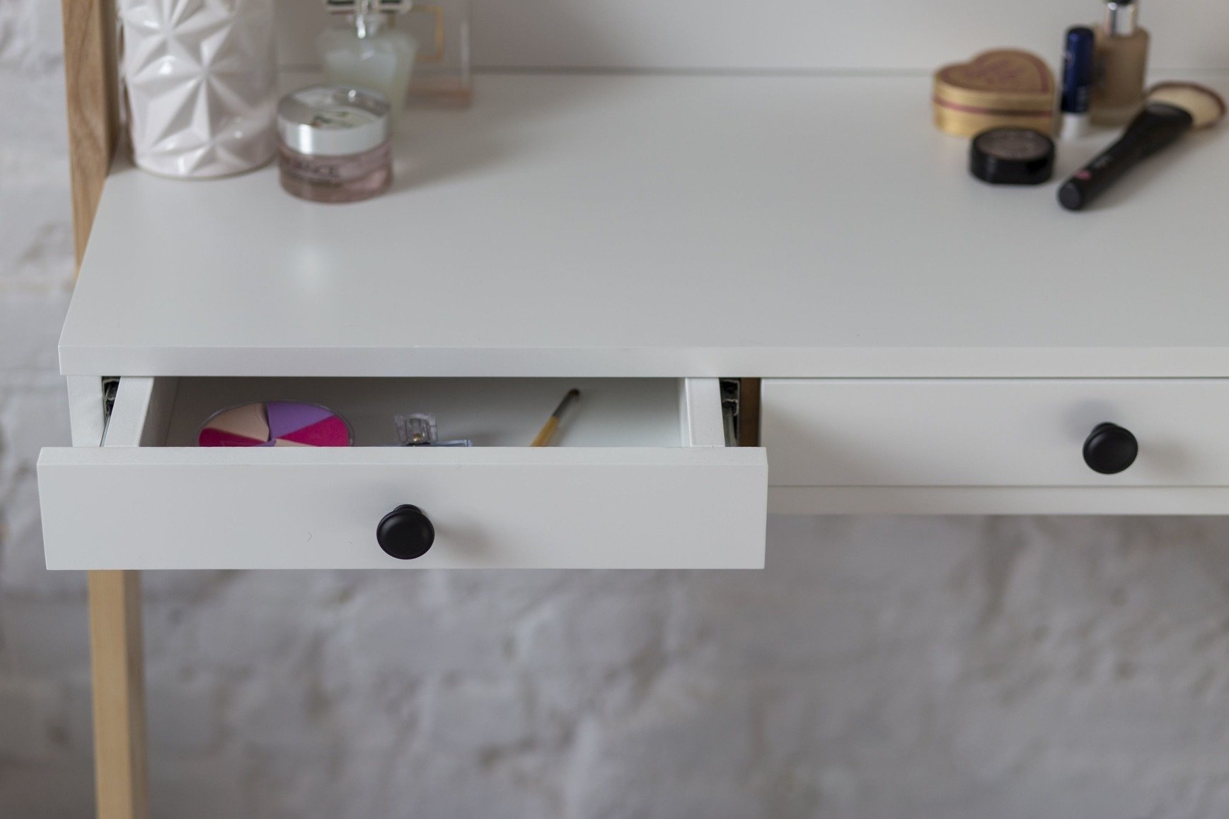 Leunende kaptafel Leno in levend koraal, 79x49x183cm, essenhout & gelamineerd MDF