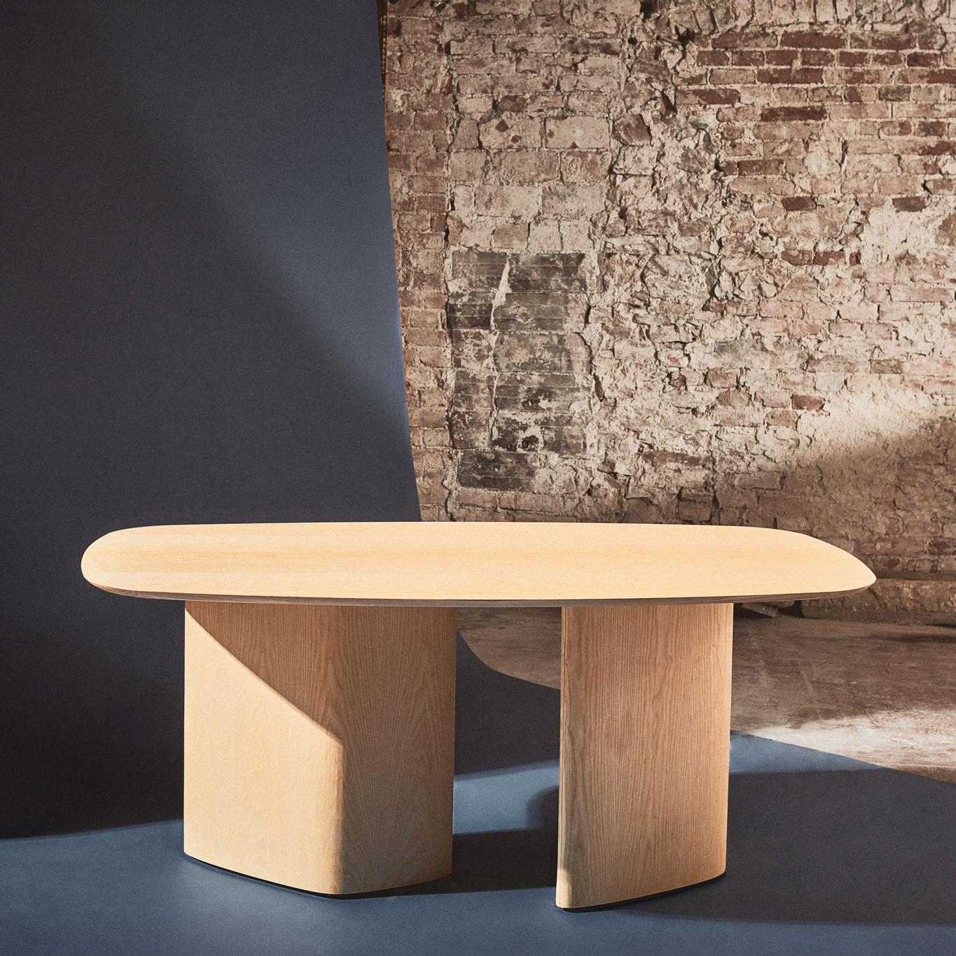 Leuko Eettafel | Beverbruin | 180x100x75cm | MDF, Essenhout & natuurlijk fineer | FSC gecertificeerd