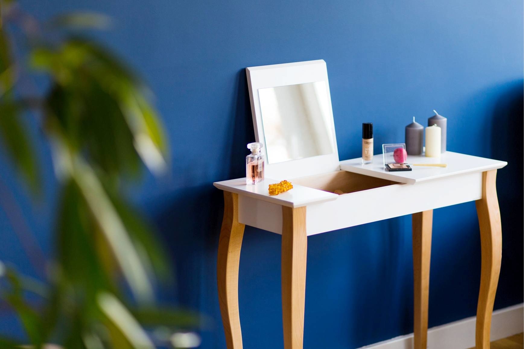 Lillo Kaptafel in Saliegroen met Beukenhouten Poten - 65x35x74 cm
