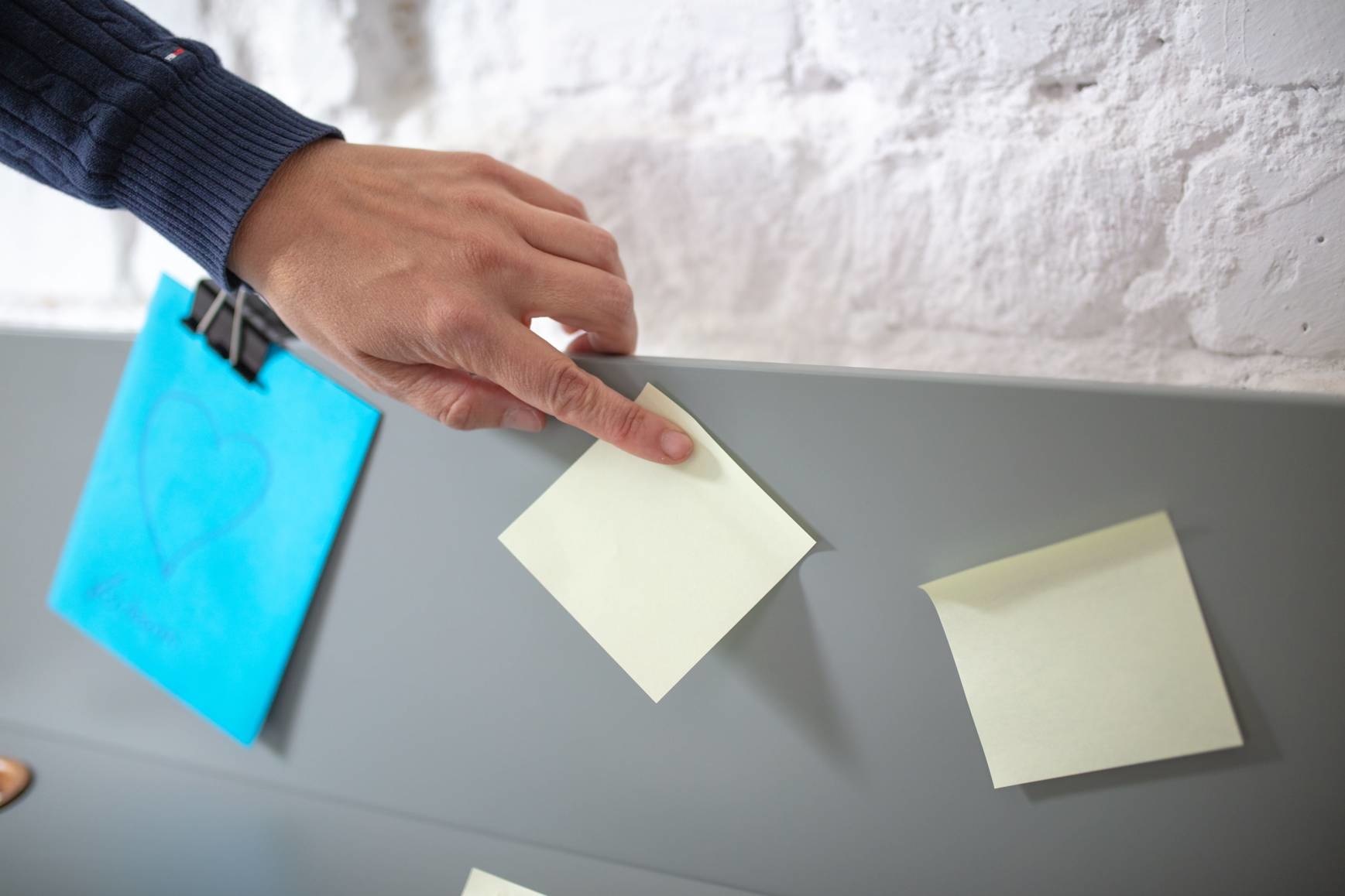 Luka Bureau | Donker Betongrijs | Eiken Poten | Lade | FSC Gecertificeerd