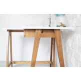 Luka Hoekbureau in wit met eiken poten - FSC gecertificeerd