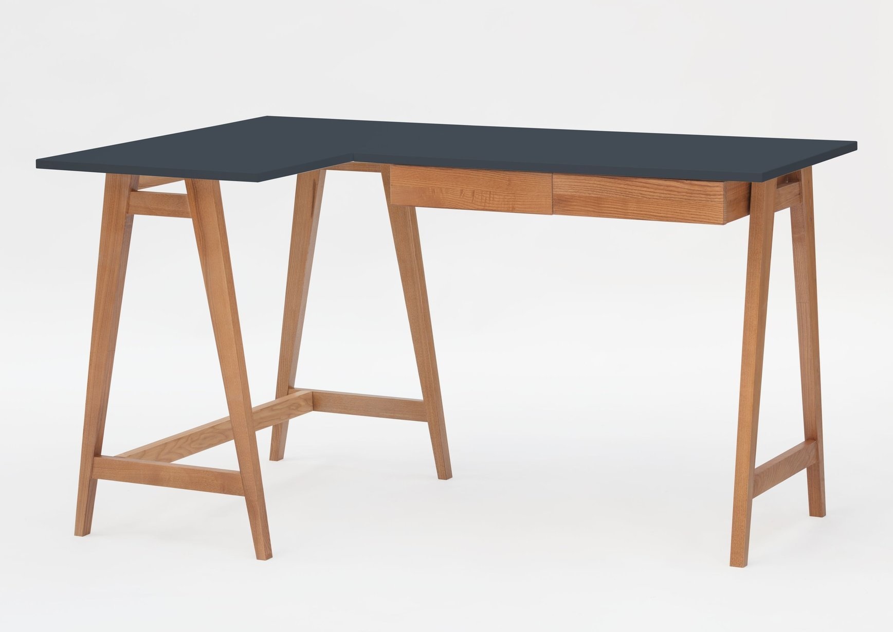 Luka hoekbureau Grafiet 135cm - Linker orientatie met eiken poten. FSC.