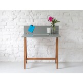 Luka krijtwit bureau met eiken poten | 65x50x75 cm | essenhout en MDF | FSCMIX gecertificeerd