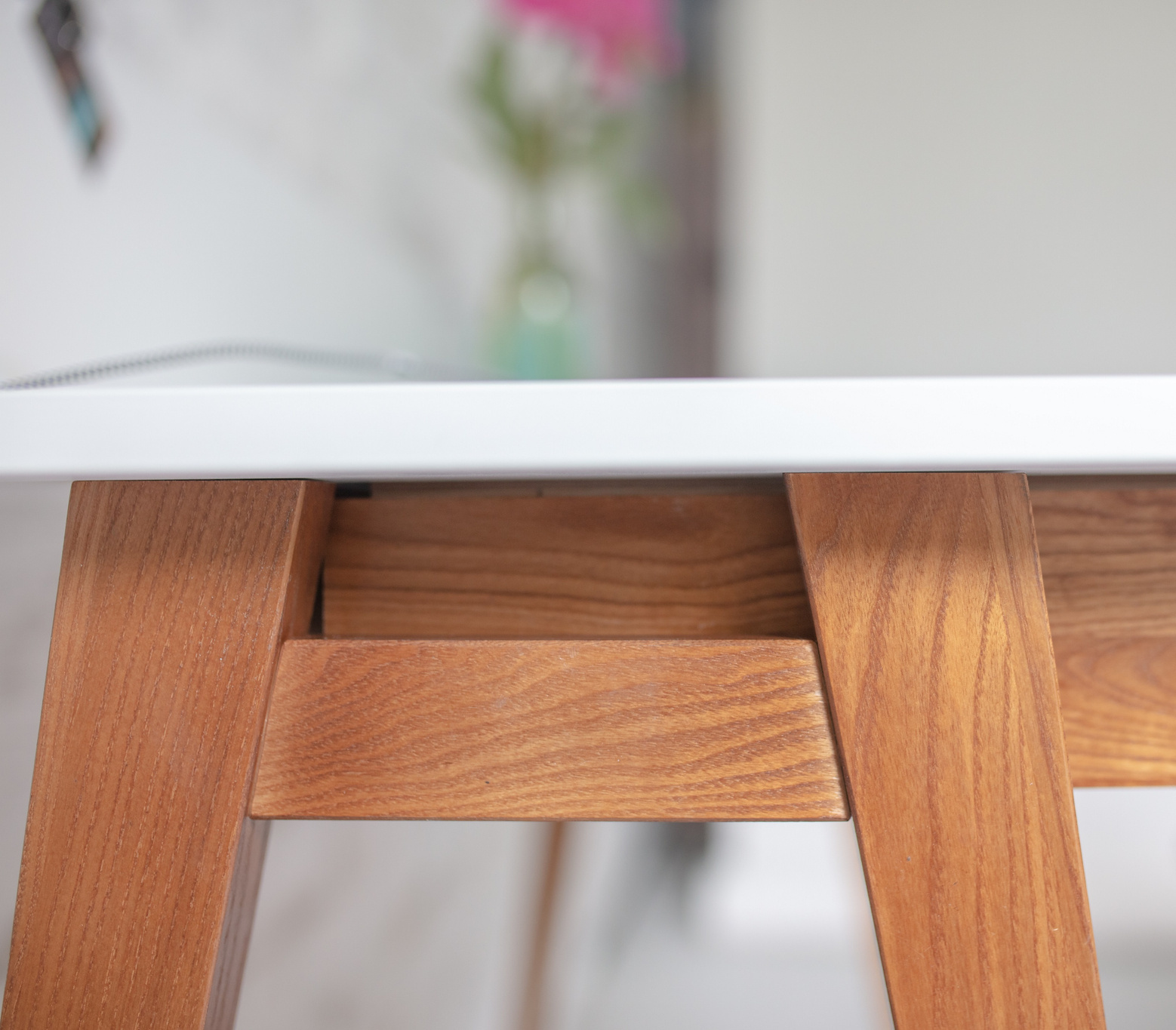 Luka Grafiet Bureau - 85cm breed, eiken poten, lades, FSC gecertificeerd