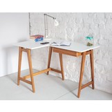 Luka Hoekbureau in Zuiver Rood met Eiken Poten - FSC100% Gecertificeerd