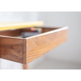 Luka Hoekbureau in Zuiver Rood met Eiken Poten - FSC100% Gecertificeerd