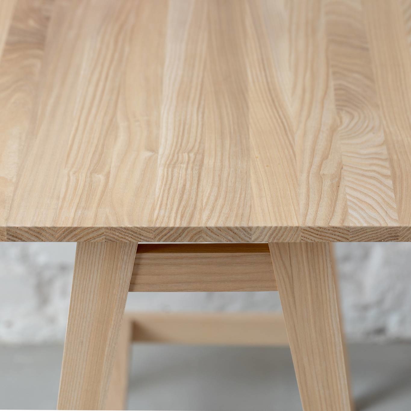 Luka L-vormig bureau - Links, 115x85cm, Essen poten, FSC100%