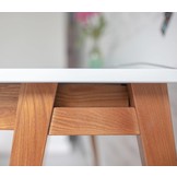 Luka Zeegroen Hoekbureau | Essenhout & MDF | Eiken poten | FSC gecertificeerd