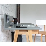 Luka zachtblauw bureau met essenhouten poten - 85 cm breed met 2 lades