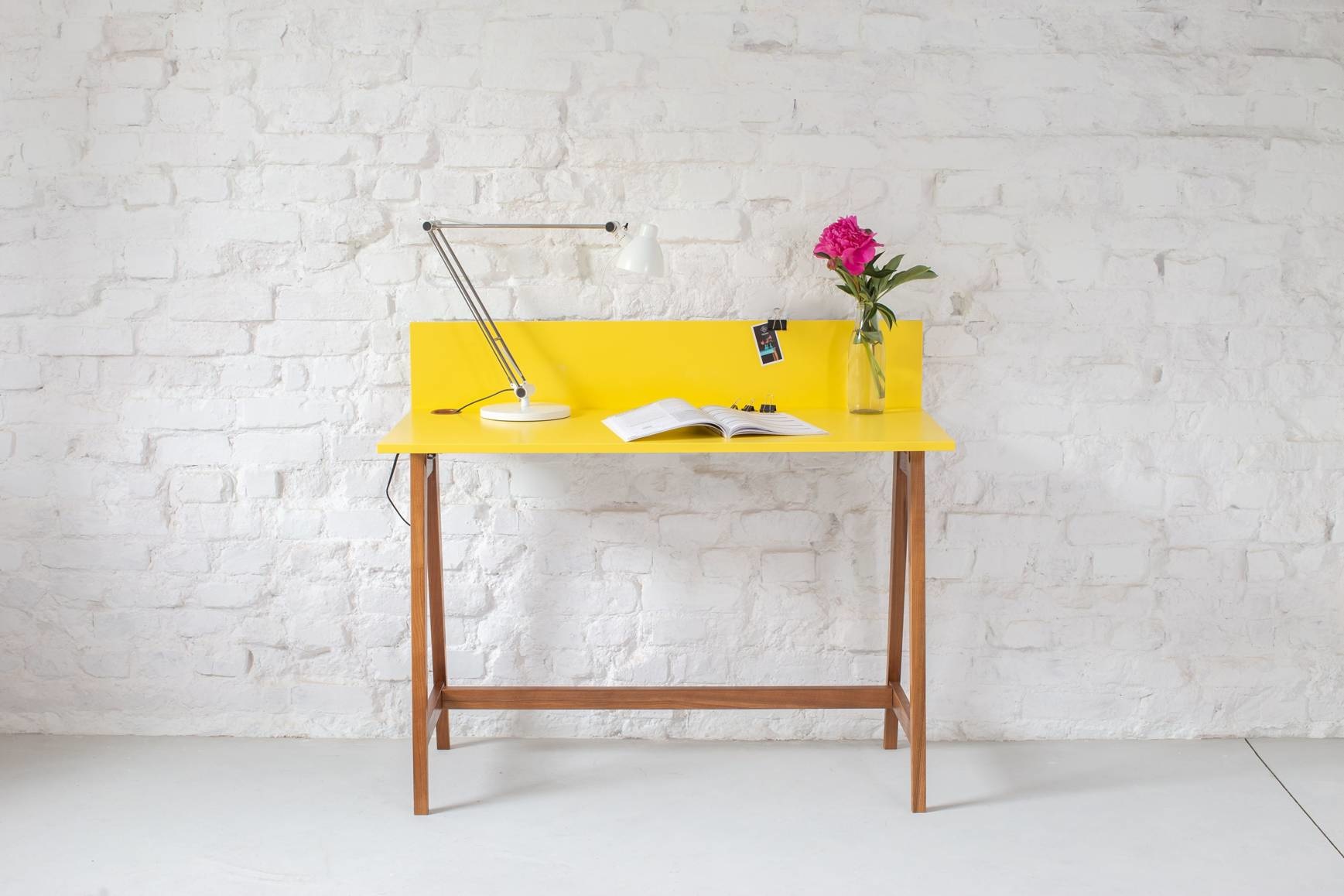 Luka saliegroen bureau - 110 cm breed, eiken poten.