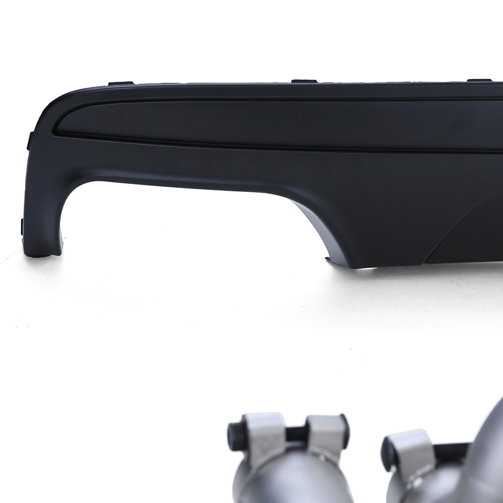 Achterdiffusor geschikt voor BMW F10 F11 520-530 - Mat Zwart - RVS Uitlaatpijpen