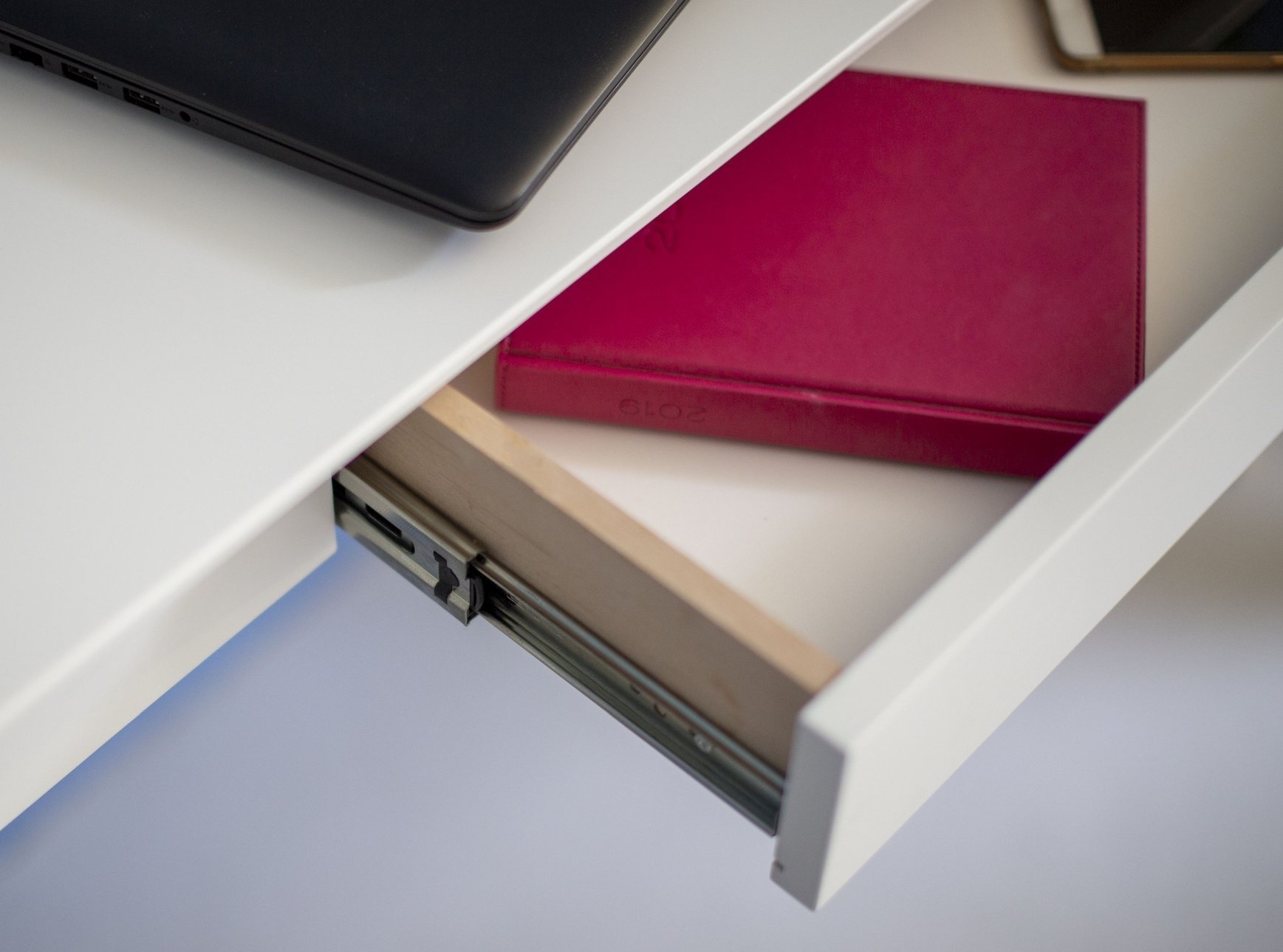Mamo Schrijftafel - 105cm breed - petrolblauwe gelakte MDF & beukenhout met 1 lade. FSC100% & FSCMIX.