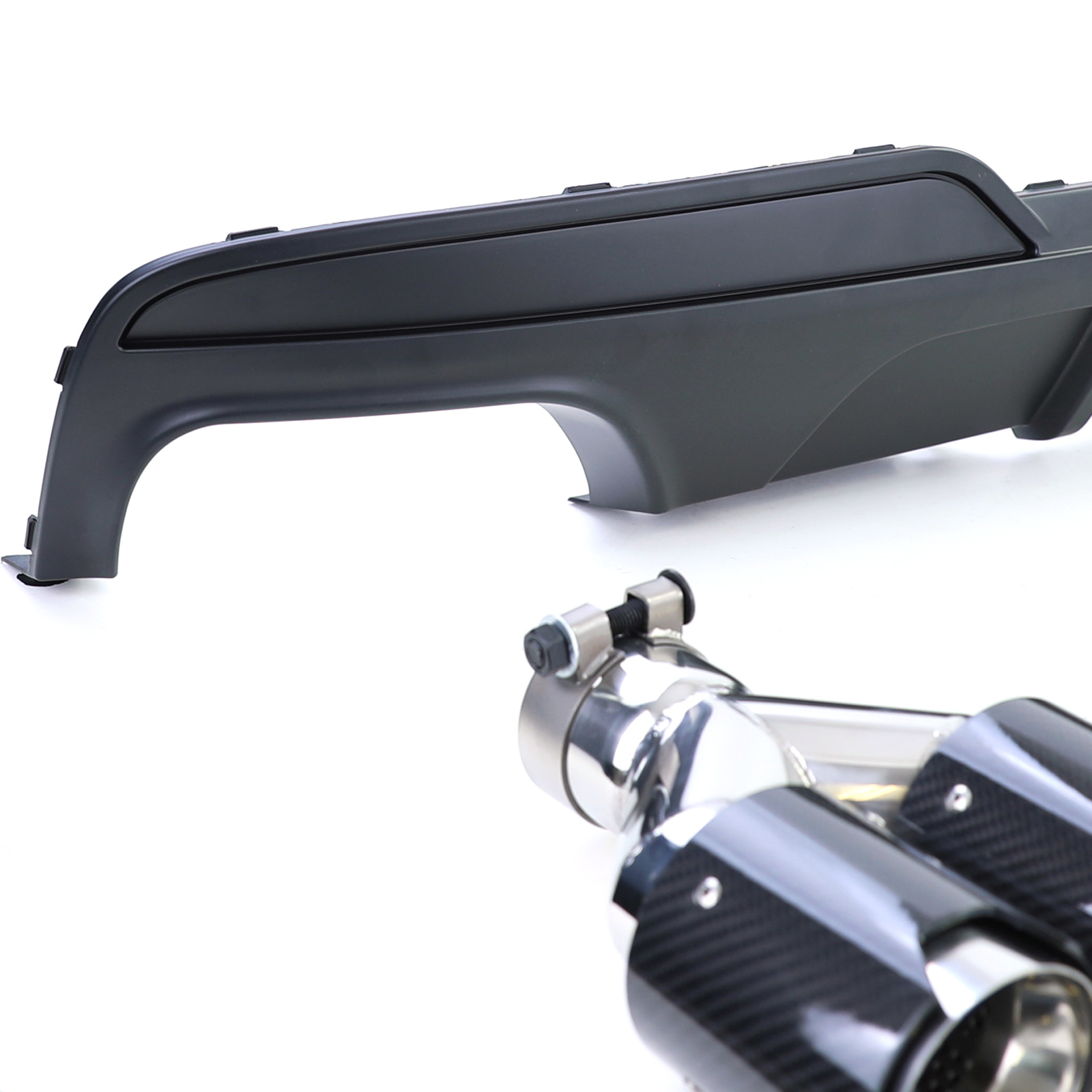 Achterbumper diffuser - met 4 eindpijpen - geschikt voor BMW F10 F11 2010-2017