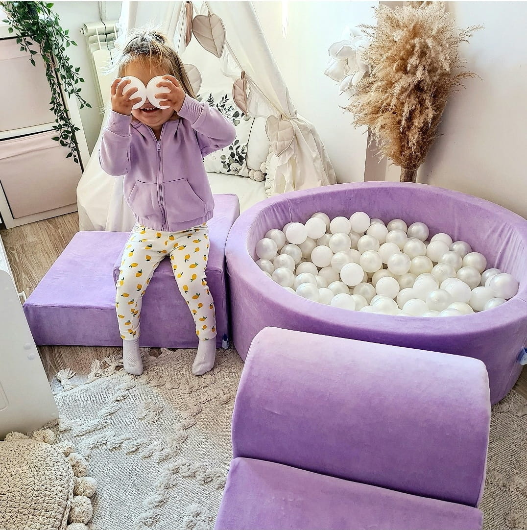 Foam speelset goud met heuvel, ballenbak & 100 geel blauwe ballen